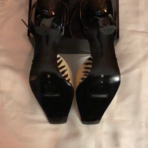Melian Black/Cream Patent Leather Pump-Size 9M - Picture 3 of 3